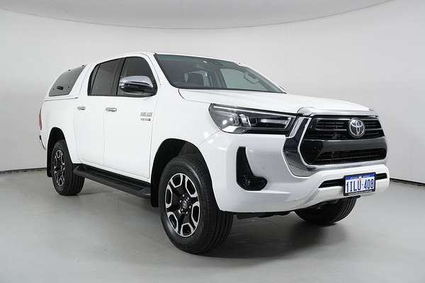 2022 Toyota Hilux SR5 Hi-Rider (4x2)