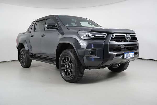 2023 Toyota Hilux Rogue (4x4)