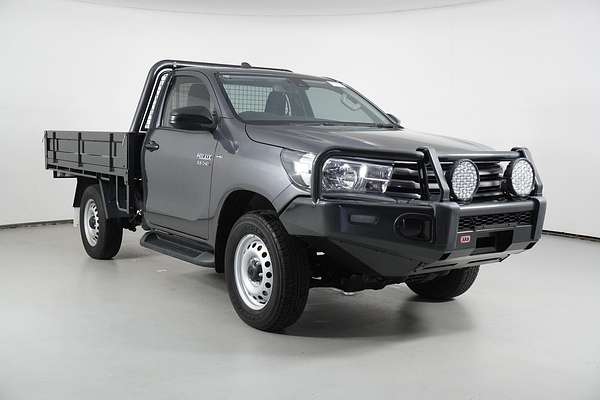 2022 Toyota Hilux SR (4x4)