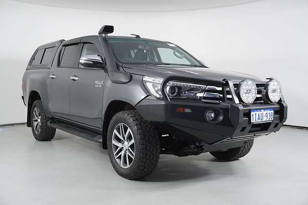 2016 Toyota Hilux SR5 (4x4)