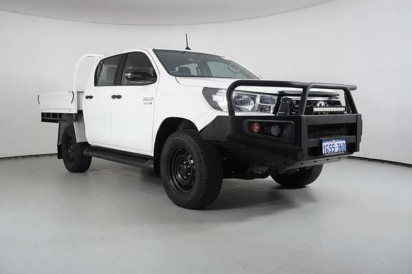 2019 Toyota Hilux SR (4x4)