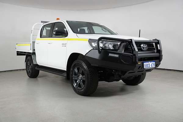 2023 Toyota Hilux SR (4x4)