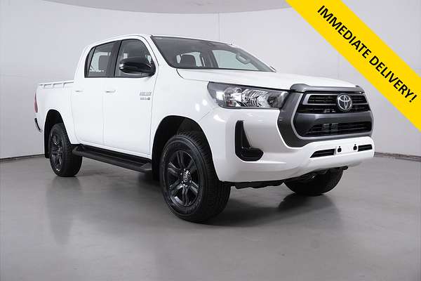 2023 Toyota Hilux SR (4x4)