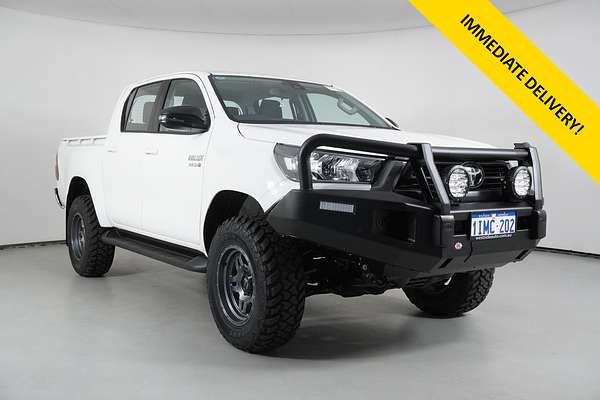 2023 Toyota Hilux SR (4x4)