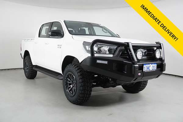 2023 Toyota Hilux SR (4x4)