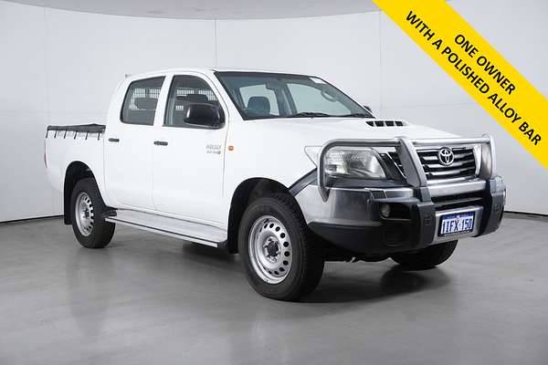 2015 Toyota Hilux SR (4x4)