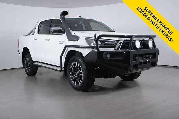 2020 Toyota Hilux SR5 (4x4)