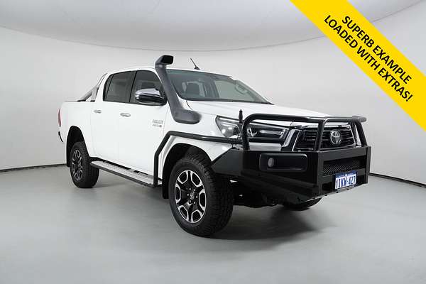 2020 Toyota Hilux SR5 (4x4)