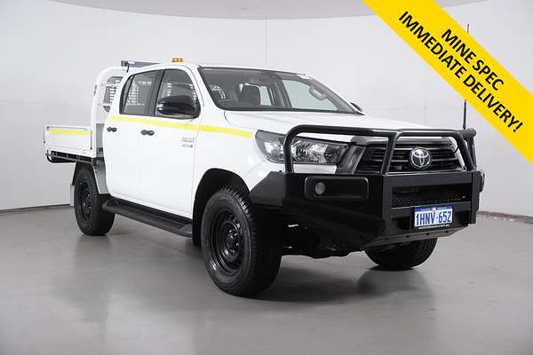 2022 Toyota Hilux SR (4x4) Steel Wheels