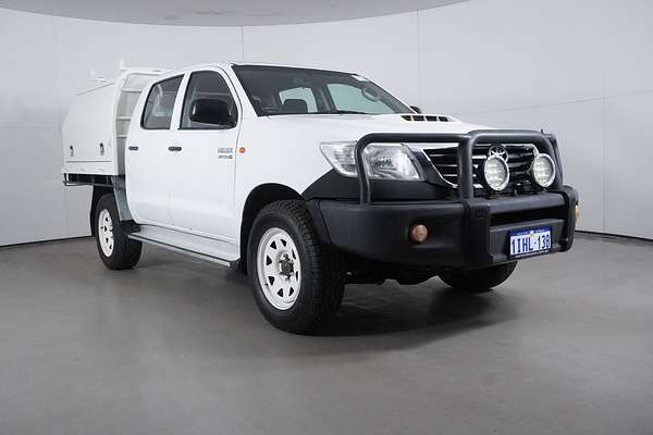 2015 Toyota Hilux SR (4x4)