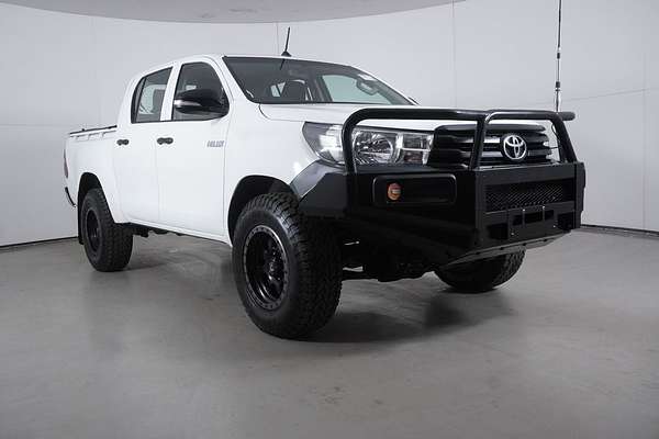 2015 Toyota Hilux Workmate (4x4)