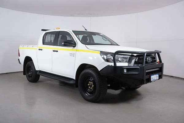 2021 Toyota Hilux SR (4x4)