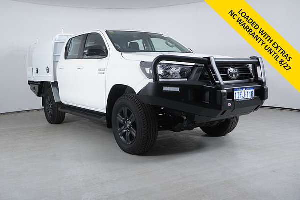 2022 Toyota Hilux SR (4x4)