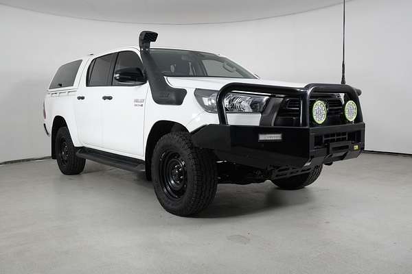 2022 Toyota Hilux SR (4x4)