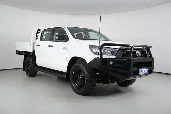 2022 Toyota Hilux SR (4x4)