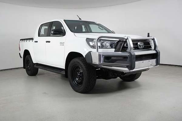 2020 Toyota Hilux SR (4x4)