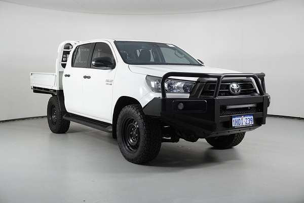 2022 Toyota Hilux SR (4x4)