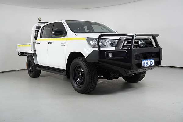 2022 Toyota Hilux SR (4x4)