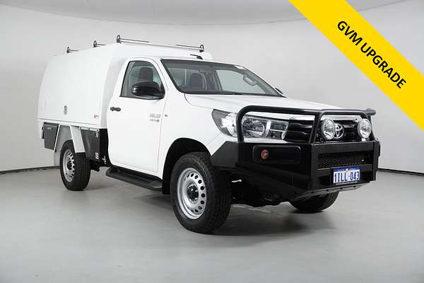 2018 Toyota Hilux SR (4x4)