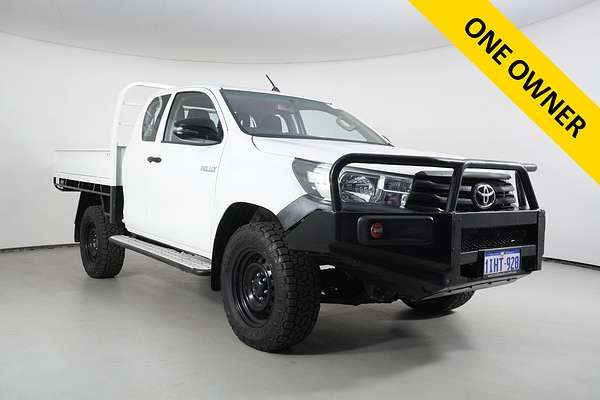 2019 Toyota Hilux Workmate (4x4)