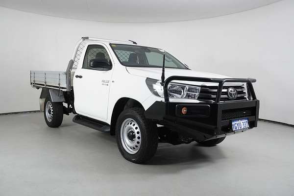 2020 Toyota Hilux SR (4x4)