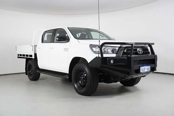 2023 Toyota Hilux SR (4x4) Steel Wheels