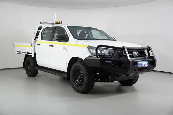 2022 Toyota Hilux SR (4x4)