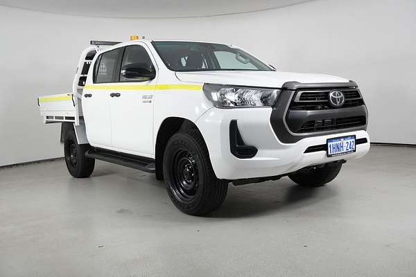 2022 Toyota Hilux SR (4x4)