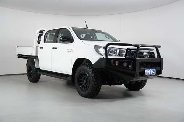 2019 Toyota Hilux SR (4x4)