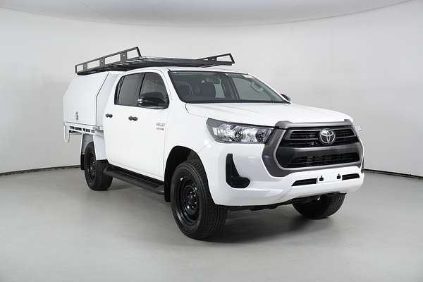 2022 Toyota Hilux SR (4x4)