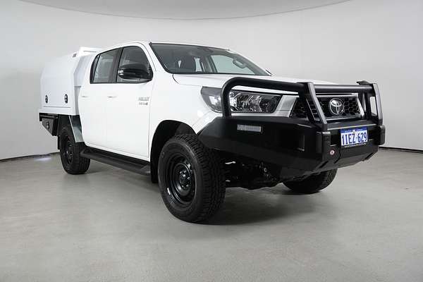 2024 Toyota Hilux SR (4x4)