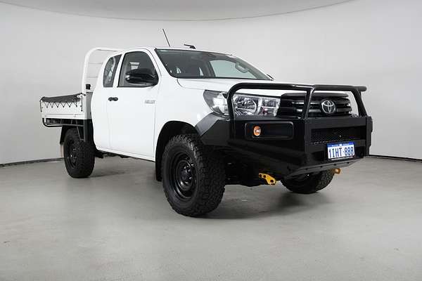 2019 Toyota Hilux Workmate (4x4)