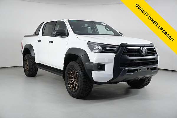 2023 Toyota Hilux Rogue (4x4)