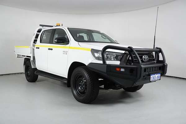 2022 Toyota Hilux SR (4x4)