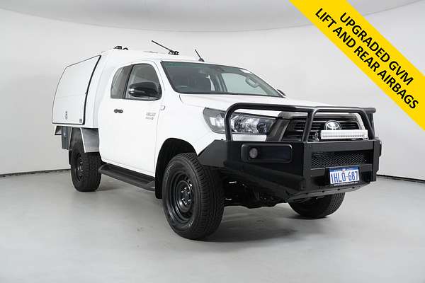 2021 Toyota Hilux SR (4x4)