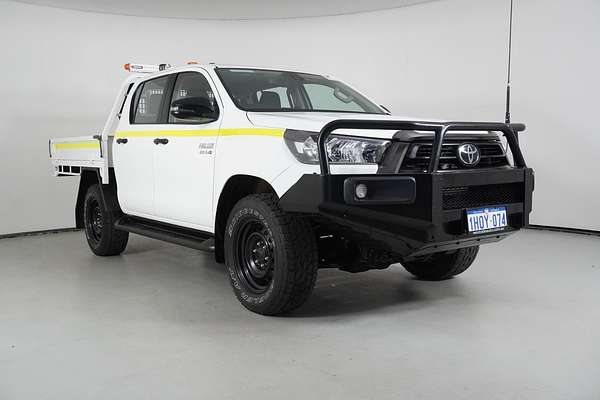 2022 Toyota Hilux SR (4x4)