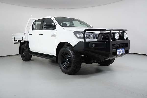 2022 Toyota Hilux SR (4x4)