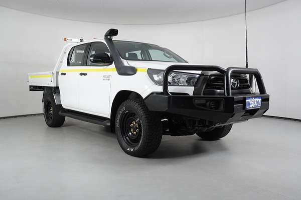 2022 Toyota Hilux SR (4x4) Steel Wheels