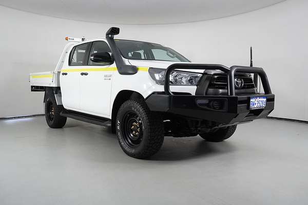 2022 Toyota Hilux SR (4x4) Steel Wheels