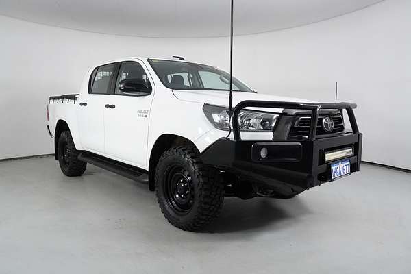 2020 Toyota Hilux SR (4x4)