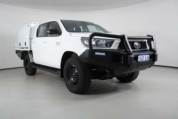 2024 Toyota Hilux SR (4x4)