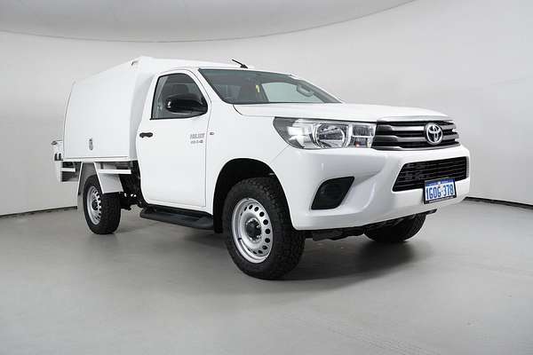 2018 Toyota Hilux SR (4x4)