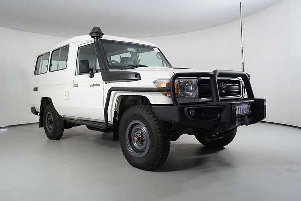 2014 Toyota Landcruiser Workmate (4x4) 3 Seat