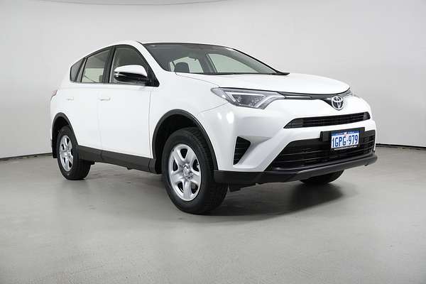 2017 Toyota RAV4 GX (4x4)