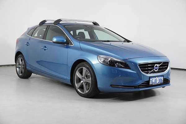 2015 Volvo V40 T4 Luxury