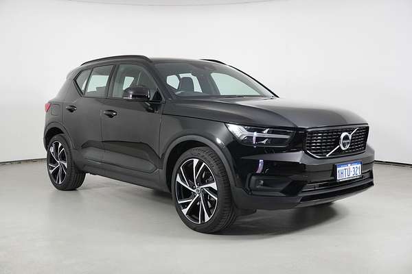 2019 Volvo XC40 T5 R-Design (AWD)