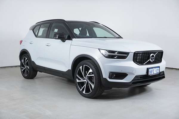 2020 Volvo XC40 T5 R-Design (AWD)