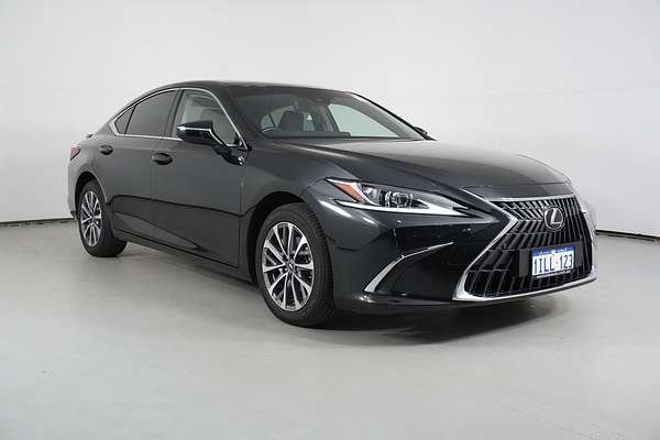 2023 Lexus ES300H Luxury (Hybrid)