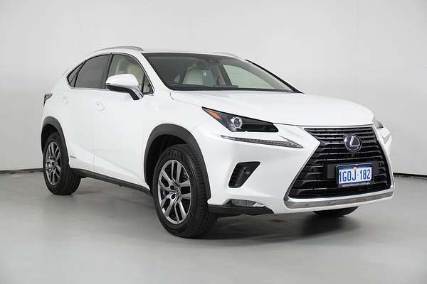 2018 Lexus NX300H Luxury Hybrid (FWD)