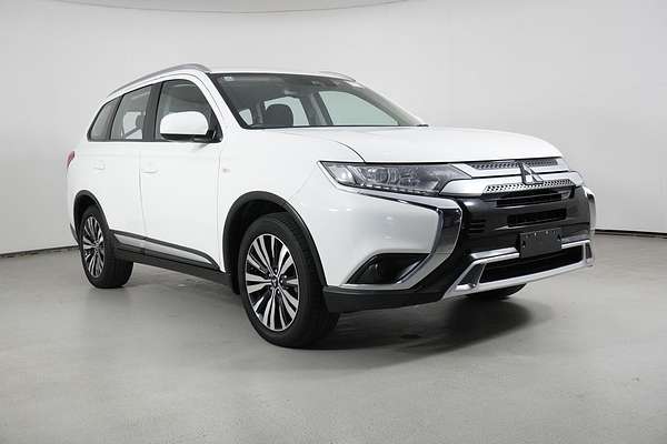 2018 Mitsubishi Outlander ES ADAS 5 Seat (2WD)